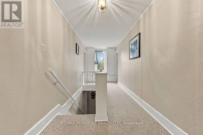 40513 17 Highway — photo 25 of 40