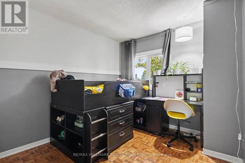 1515 Thurlow Street — photo 14 of 21