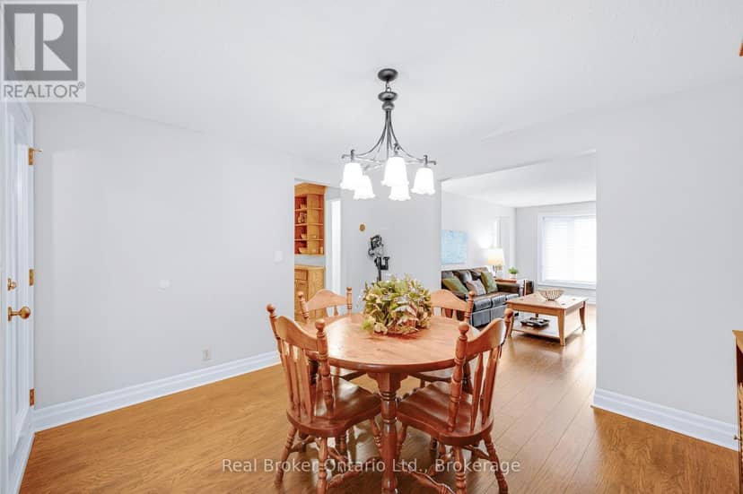 30 Westwood Crescent — photo 11 of 37