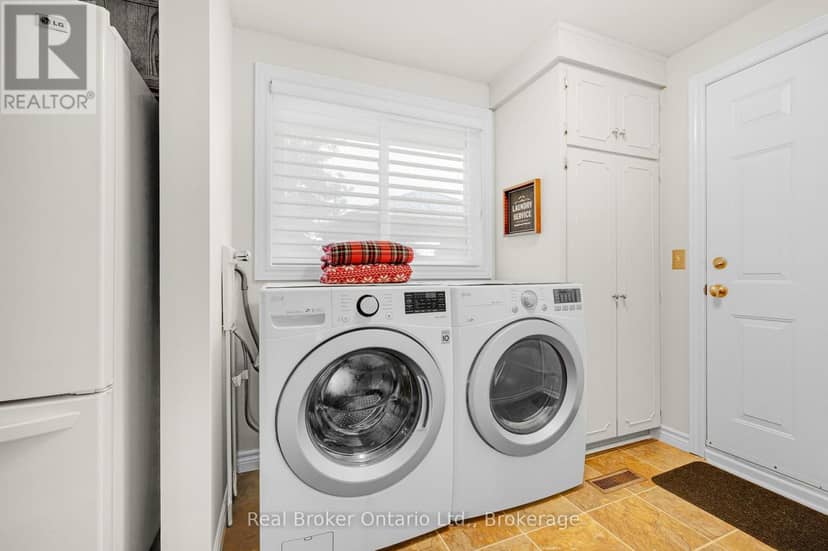 30 Westwood Crescent — photo 19 of 37