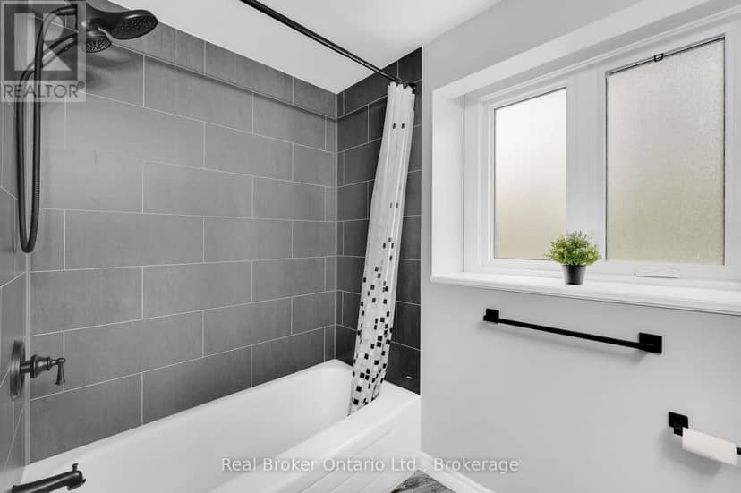 30 Westwood Crescent — photo 24 of 37