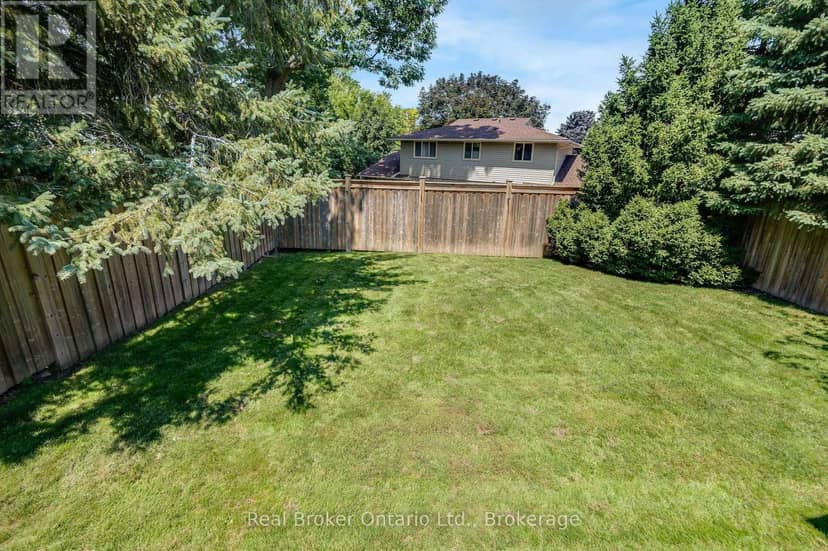 30 Westwood Crescent — photo 37 of 37