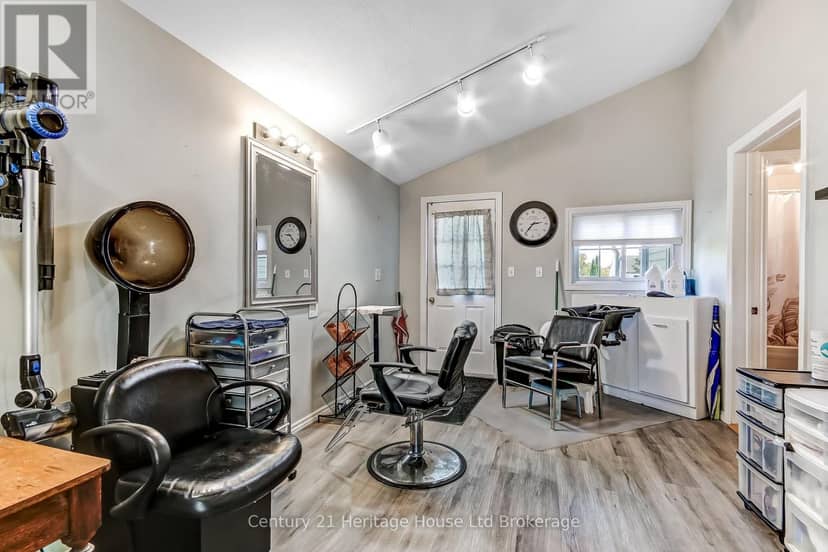 36 Alexander Drive — photo 10 of 23