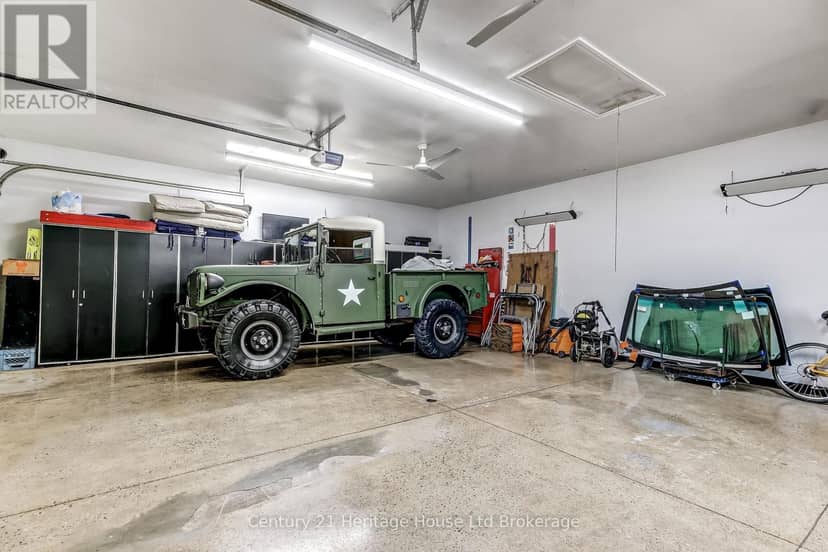 36 Alexander Drive — photo 19 of 23
