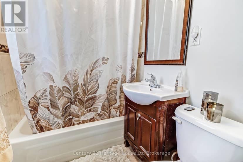 36 Alexander Drive — photo 8 of 23