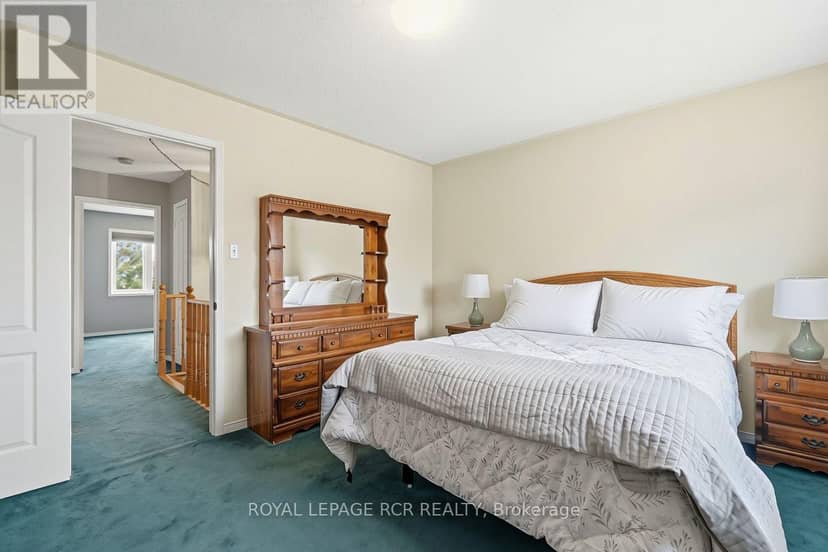 105 Hanton Crescent — photo 16 of 40