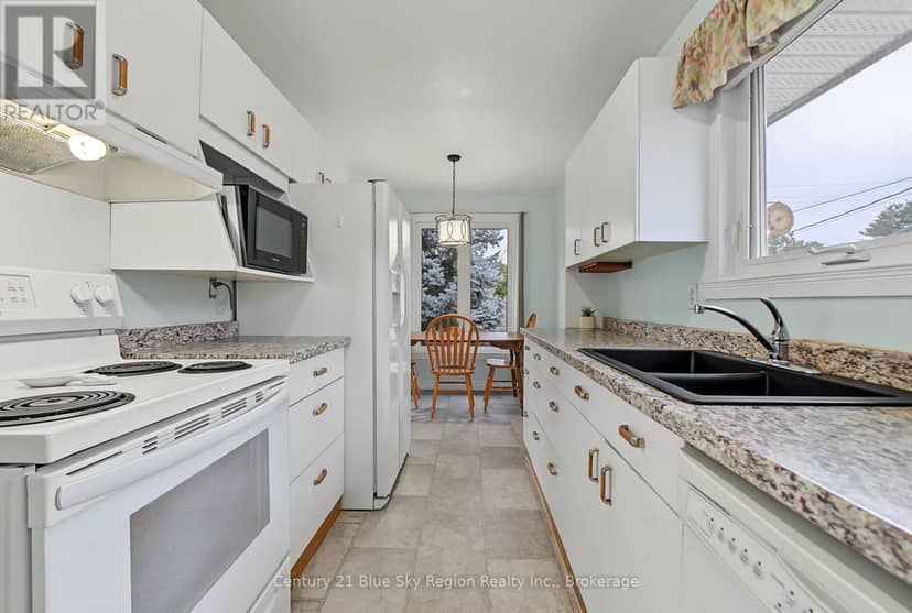 643 Robarts Avenue — photo 11 of 40