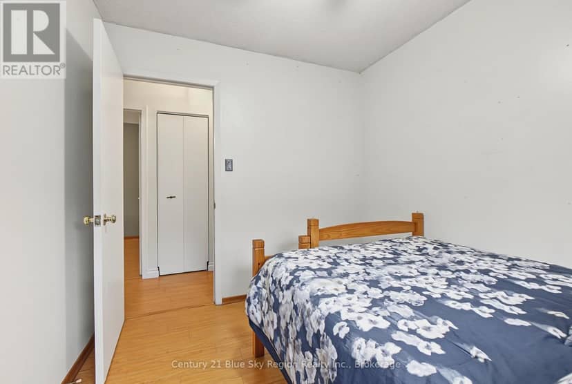 643 Robarts Avenue — photo 18 of 40