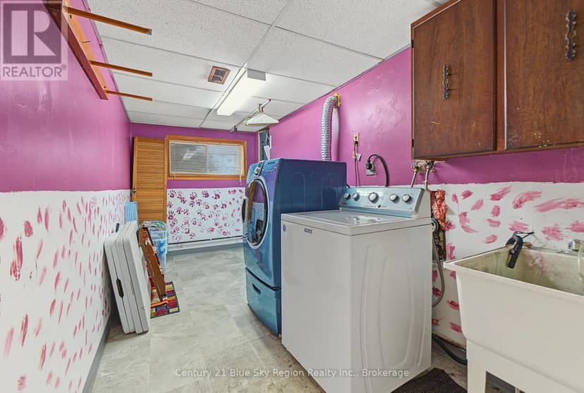 643 Robarts Avenue — photo 29 of 40