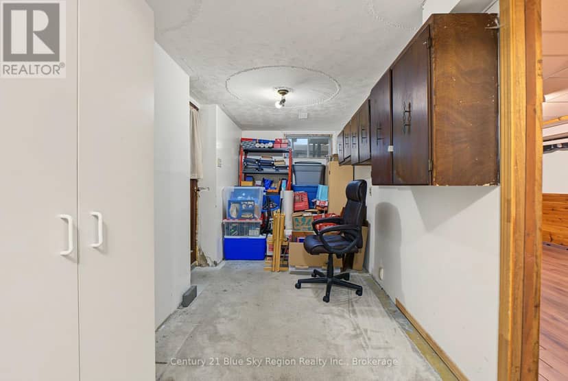 643 Robarts Avenue — photo 33 of 40