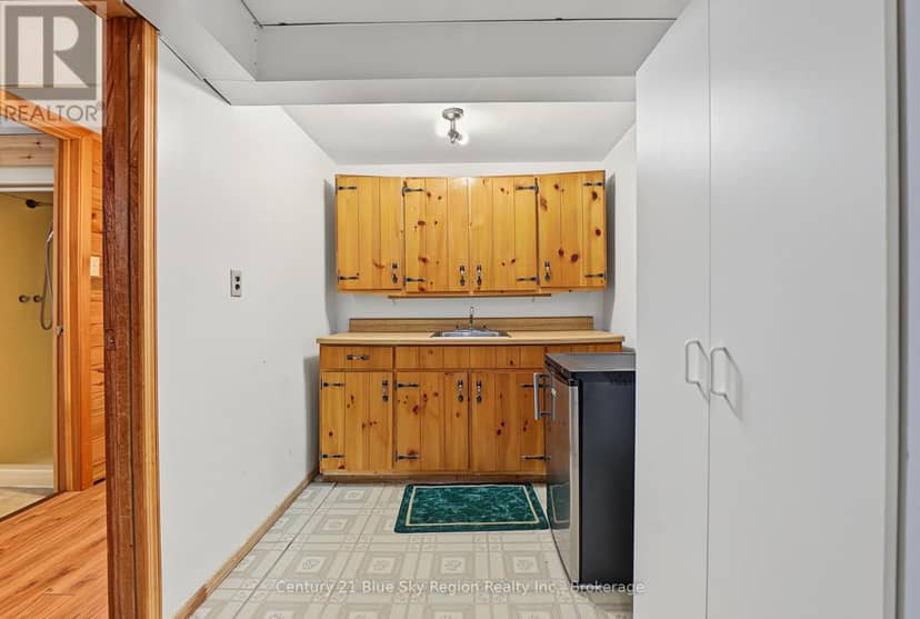 643 Robarts Avenue — photo 34 of 40