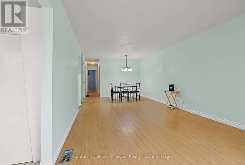 643 Robarts Avenue — photo 6 of 40