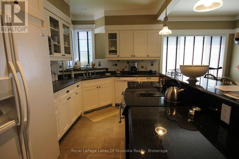 V  3, W 5 - 1020 Birch Glen Road, Lake of Bays, photo 3