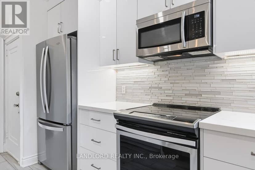 159 Lawrence Avenue W — photo 13 of 37