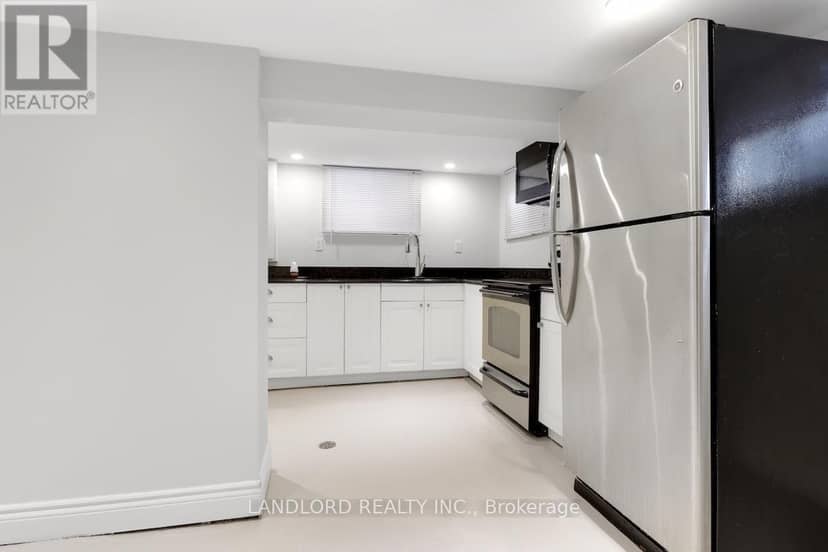 159 Lawrence Avenue W — photo 33 of 37