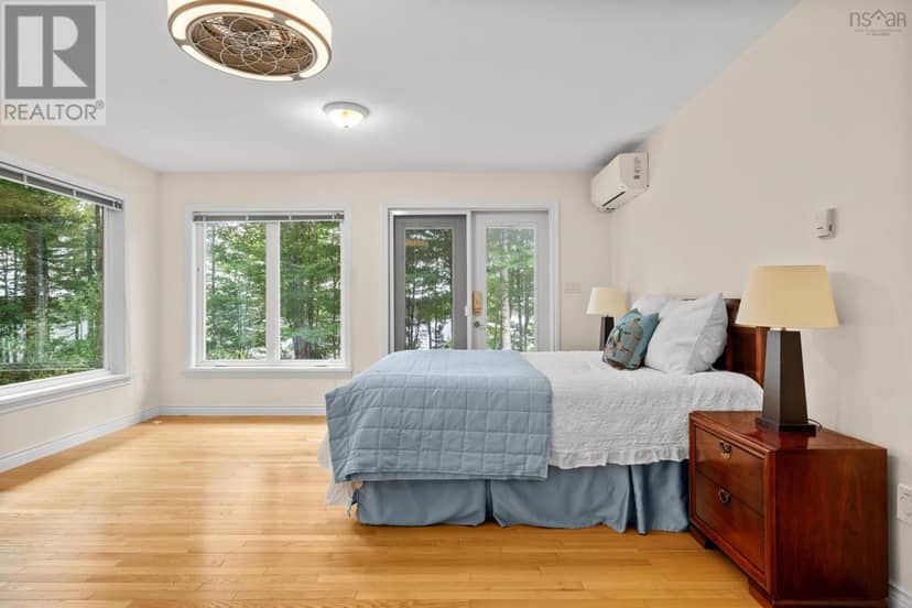 64 Davis Avenue — photo 21 of 36