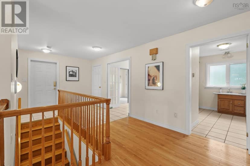 64 Davis Avenue — photo 29 of 36