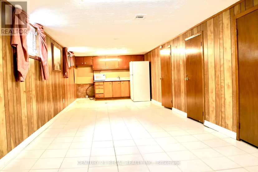 987 Victoria Park Avenue — photo 9 of 15