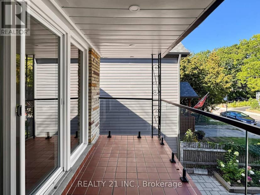 120 Queensbury Avenue, Toronto, photo 3