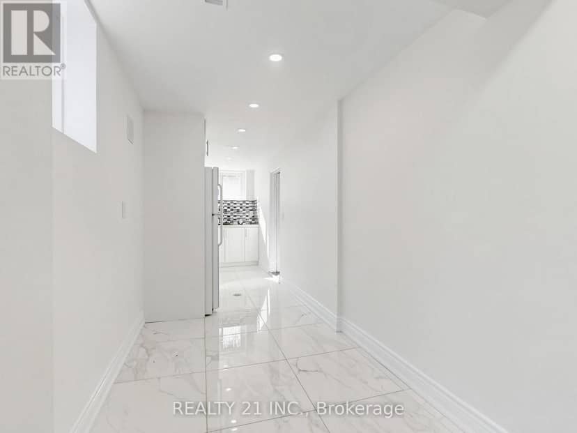 120 Queensbury Avenue — photo 35 of 40