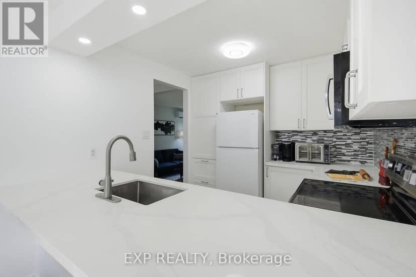 64 Parklane Circle, Clarington, photo 7