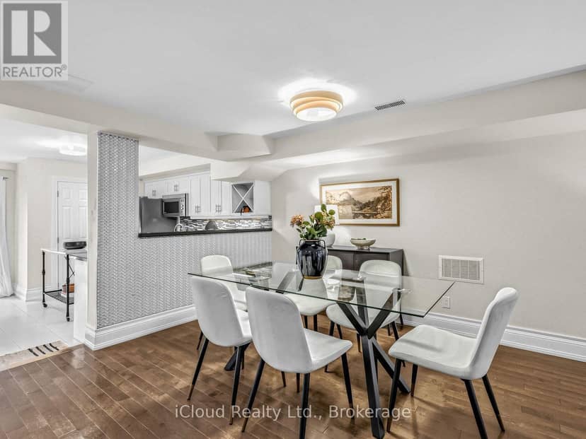 54 Arundel Avenue — photo 15 of 40