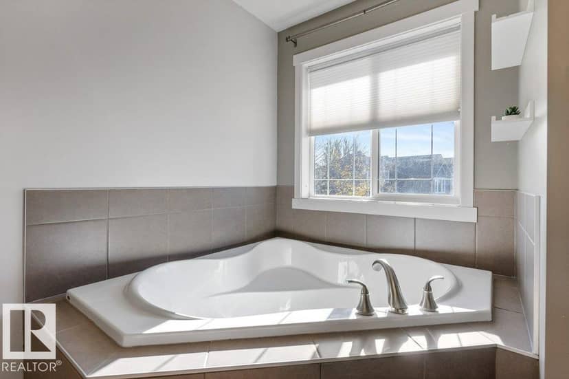 9056 Shaw Wy SW — photo 33 of 40