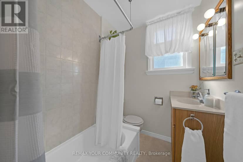 223 Richmond Street — photo 16 of 33