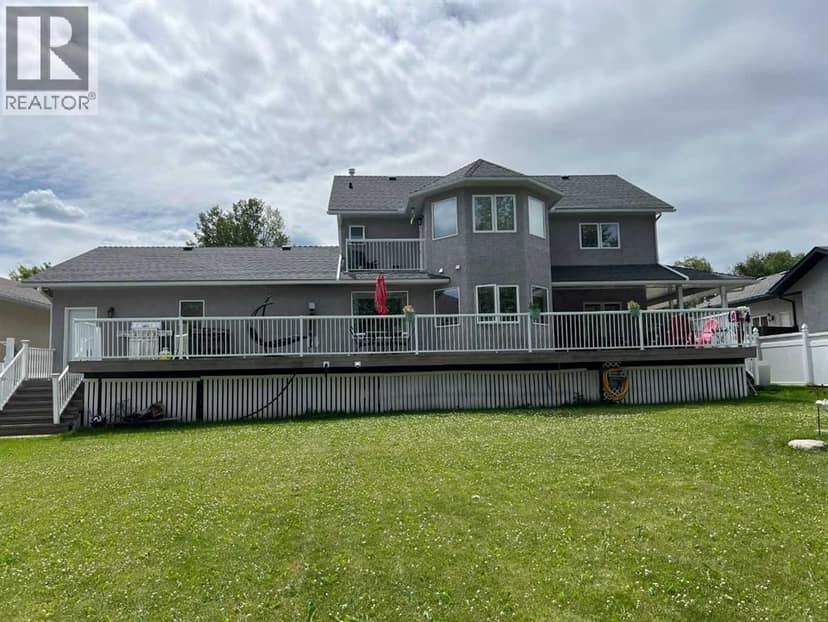 302 8 Avenue, Fox Creek, photo 2
