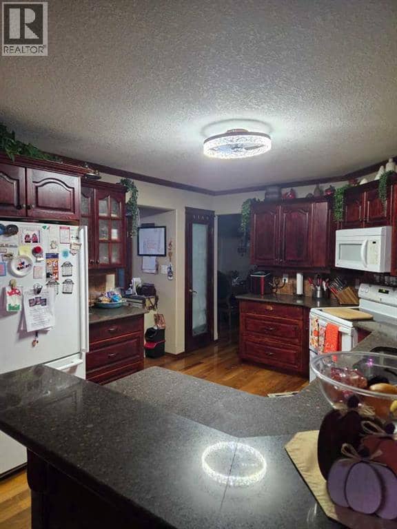 302 8 Avenue, Fox Creek, photo 4