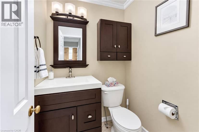 104 DEERWOOD Crescent — photo 19 of 40