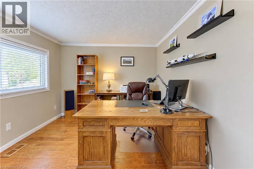 104 DEERWOOD Crescent — photo 27 of 40