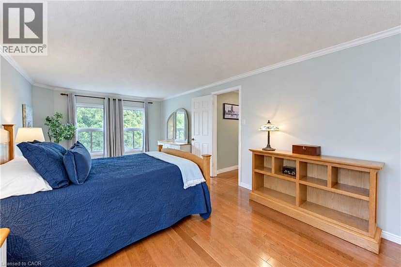 104 DEERWOOD Crescent — photo 30 of 40