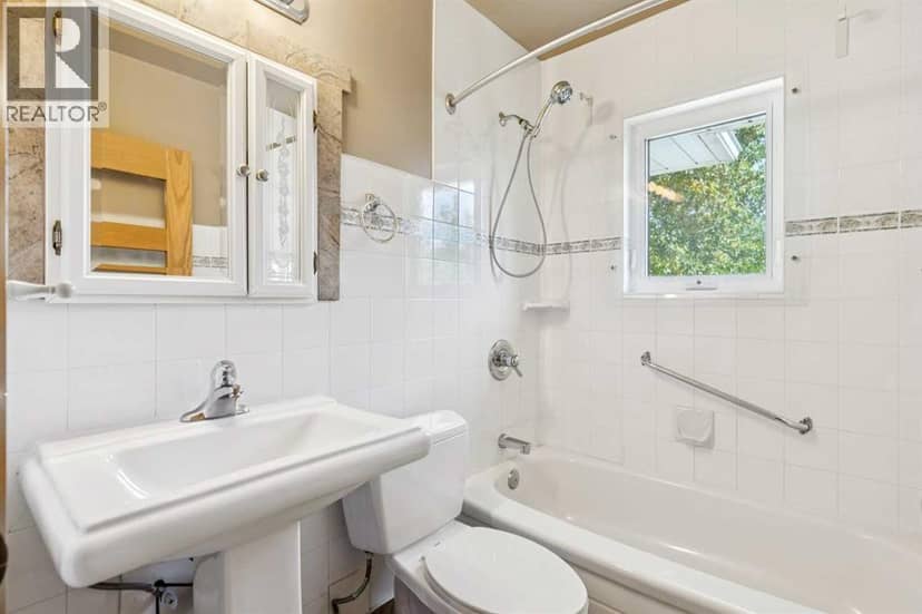 5428 Centre A Street NE — photo 19 of 40