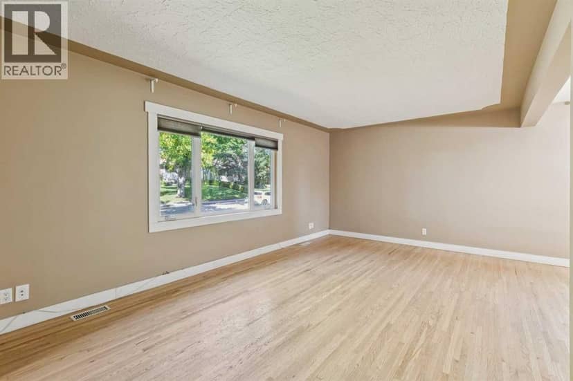 5428 Centre A Street NE, Calgary, photo 5
