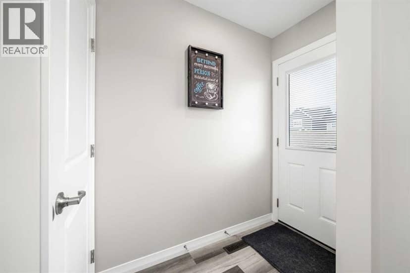 374 Magnolia Square SE — photo 11 of 34