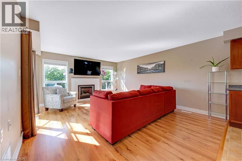 320 BRANDENBURG Place, Waterloo, photo 8