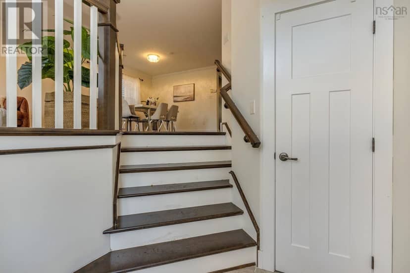 16 Lowther Lane, Bedford, photo 3