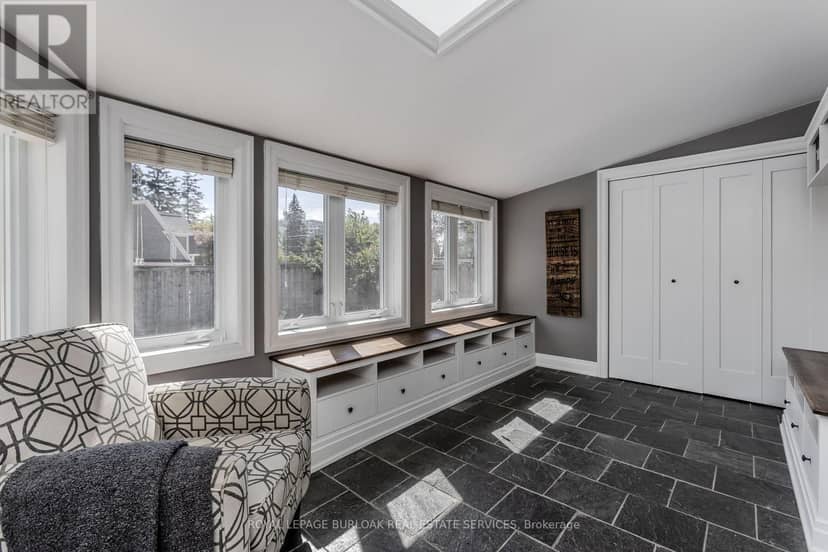 911 Lasalle Park Road, Burlington, photo 8