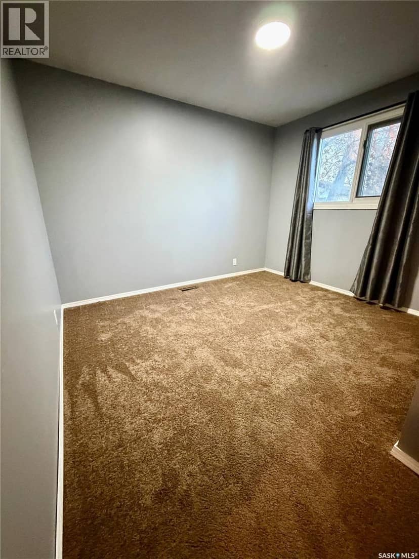 713 Birch CRESCENT — photo 19 of 40
