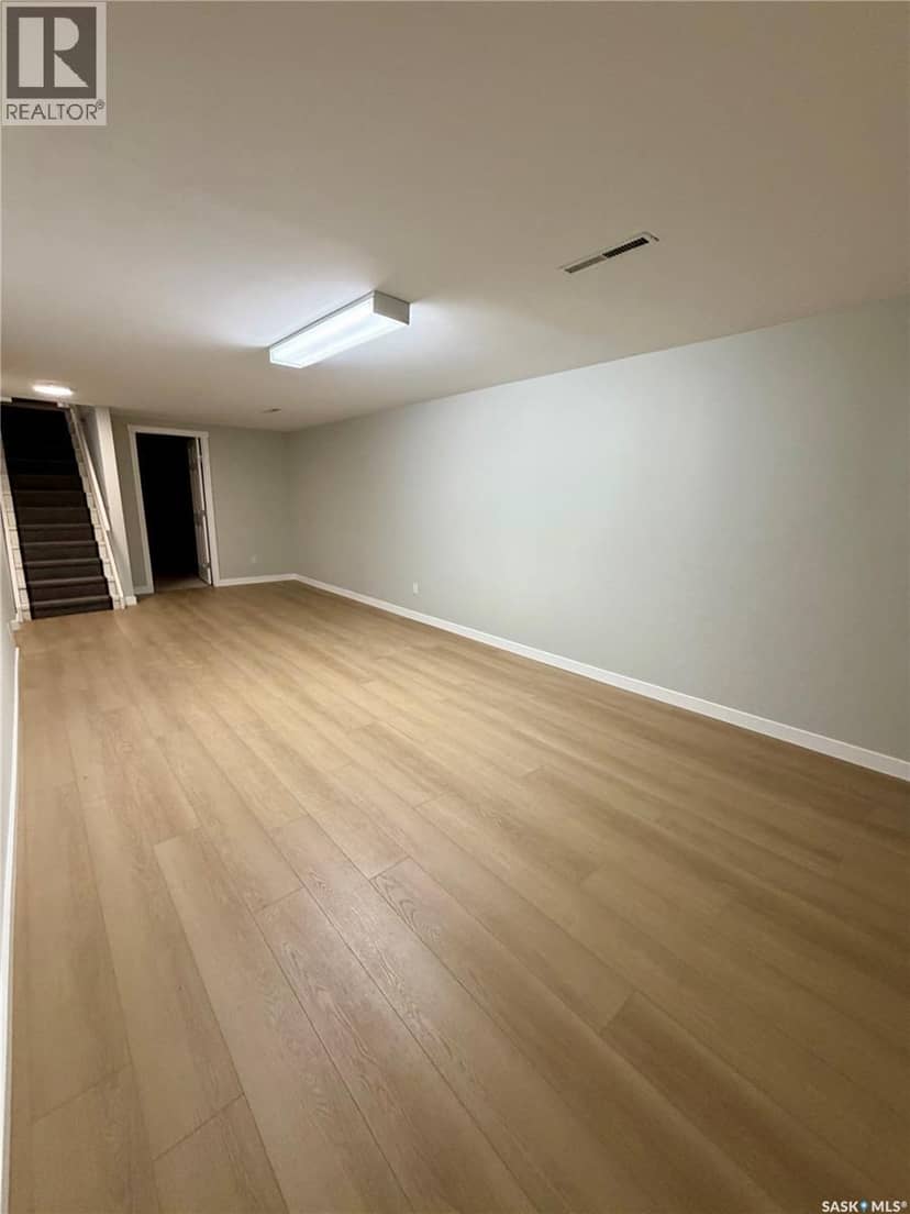 713 Birch CRESCENT — photo 30 of 40