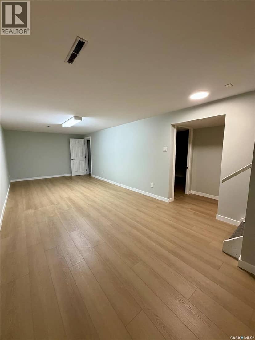 713 Birch CRESCENT — photo 35 of 40