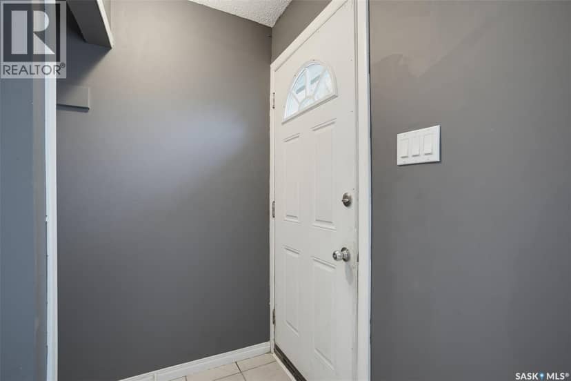 706 S Avenue N, Saskatoon, photo 3