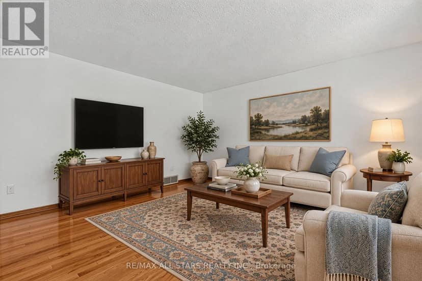12 Adanac Drive, Toronto, photo 4