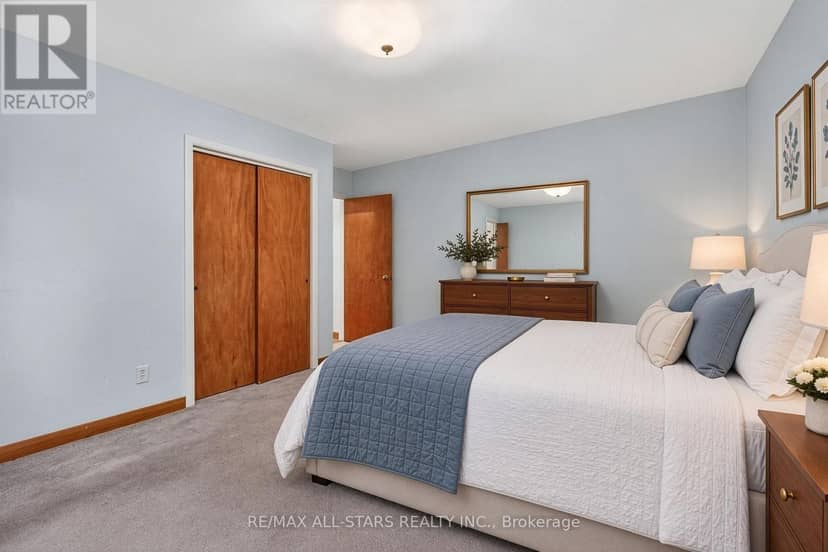 12 Adanac Drive — photo 15 of 33