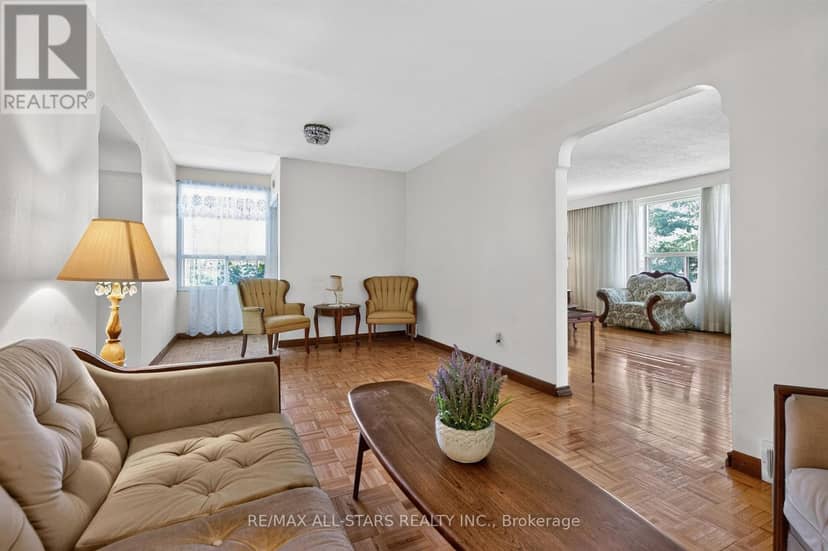 12 Adanac Drive — photo 14 of 33