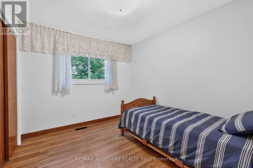 12 Adanac Drive — photo 18 of 33