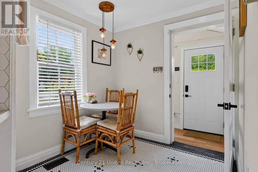 182 Durham Street — photo 3 of 40