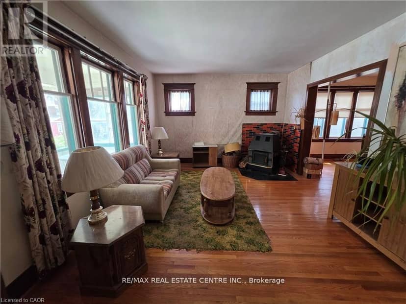 20 Fairview Avenue — photo 8 of 31