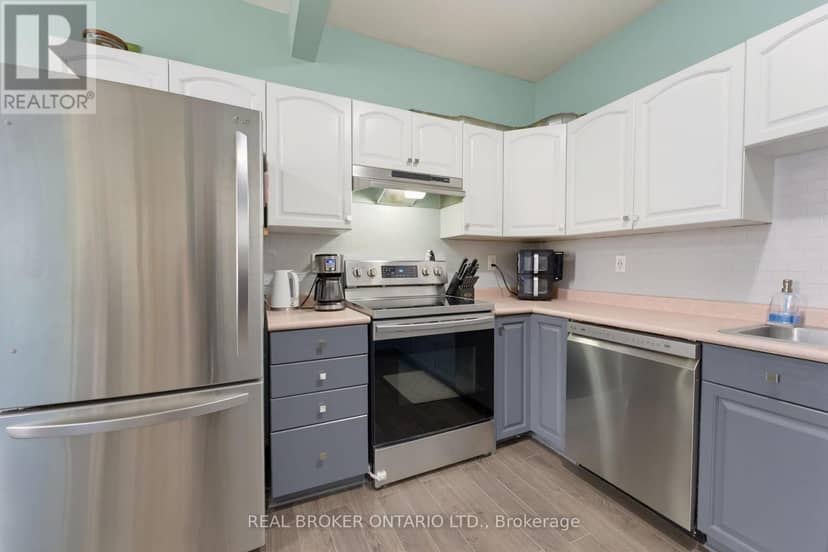 256 Dundas Street — photo 7 of 34